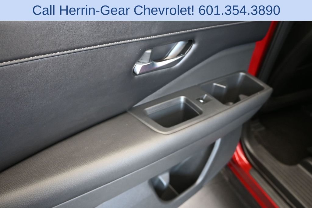 Used 2023 Red Nissan SL image 15