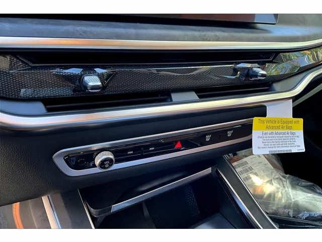 New 2026 Mineral White Metallic BMW xDrive40i image 16