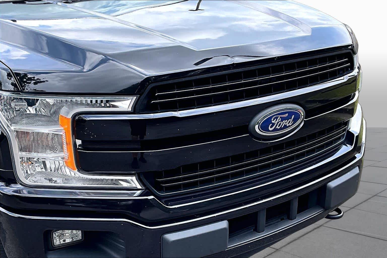 Used 2019 Agate Black Ford LARIAT image 30