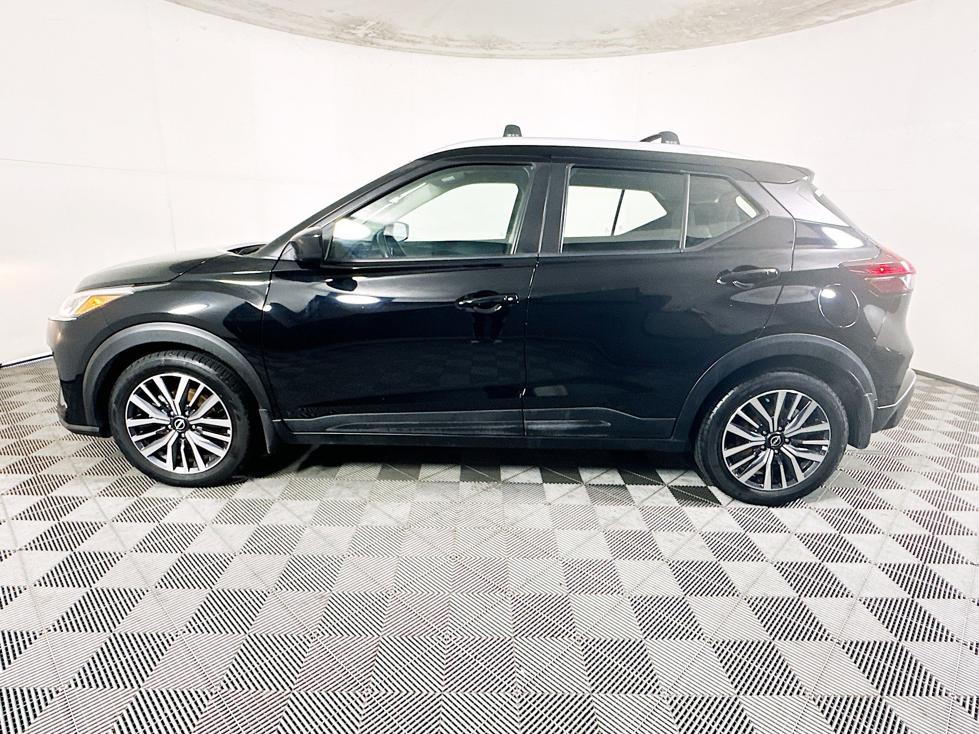 2022 Nissan Kicks thumbnail 8