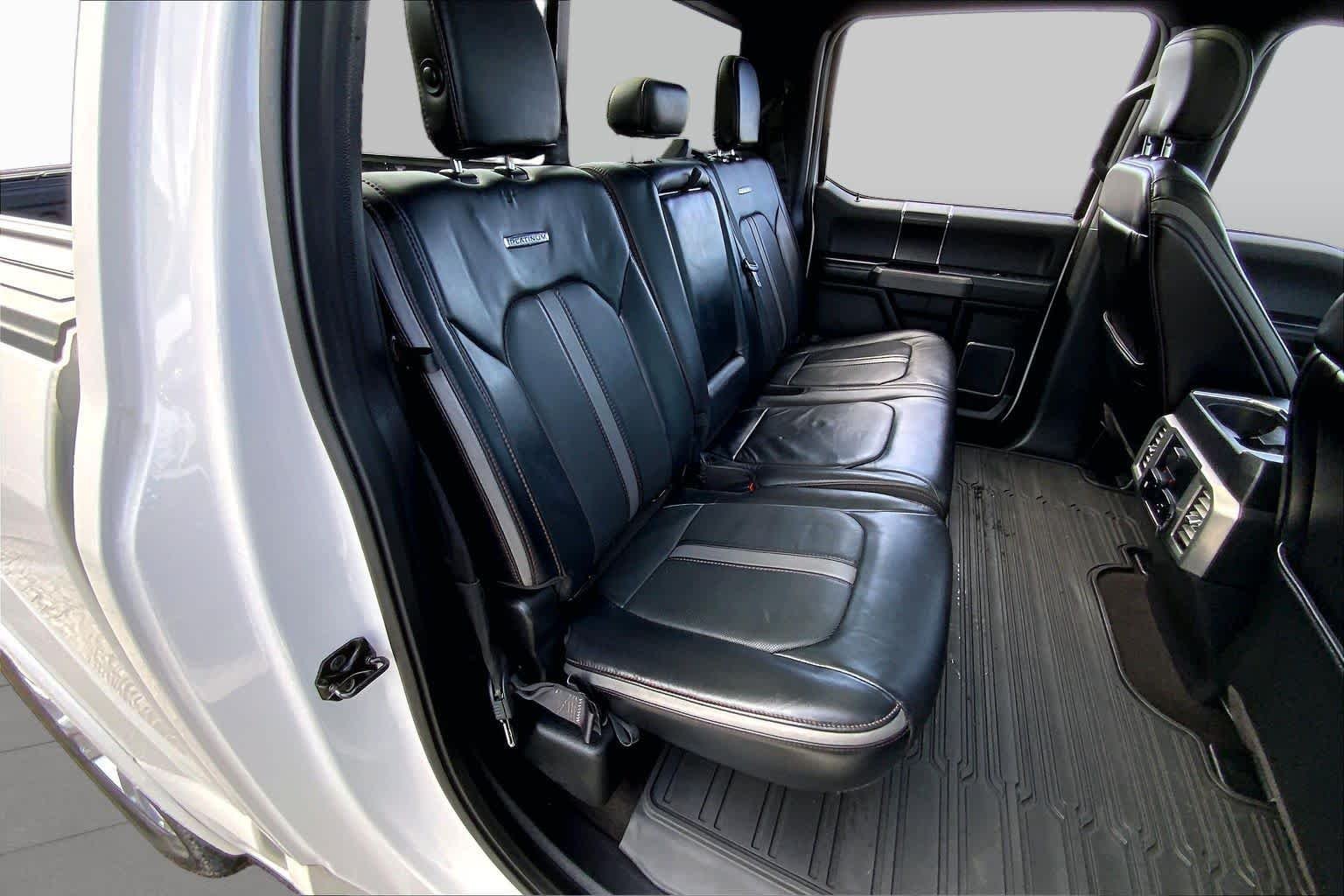 Used 2019 White Platinum Metallic Tri-Coat Ford Platinum image 18