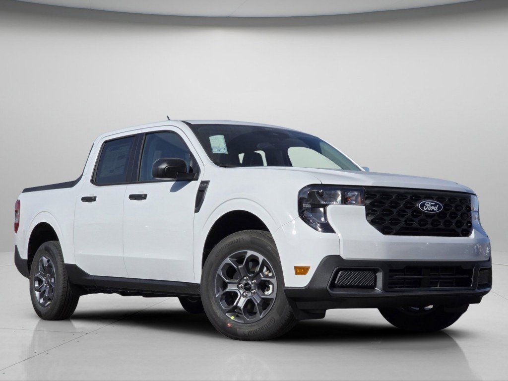 New 2026 Oxford White Ford XLT image 2