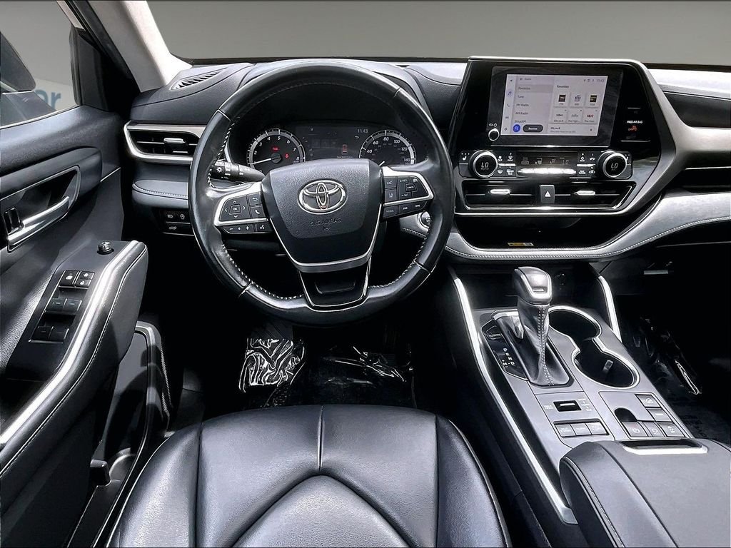 Used 2023 Black Toyota XLE image 18