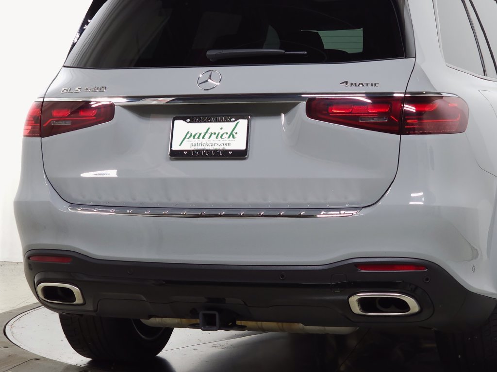 Used 2024  Mercedes-Benz GLS 580 image 9
