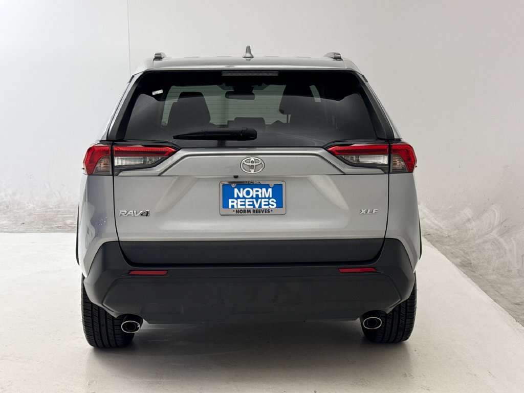 Used 2020 Silver Sky Metallic Toyota XLE Premium image 8