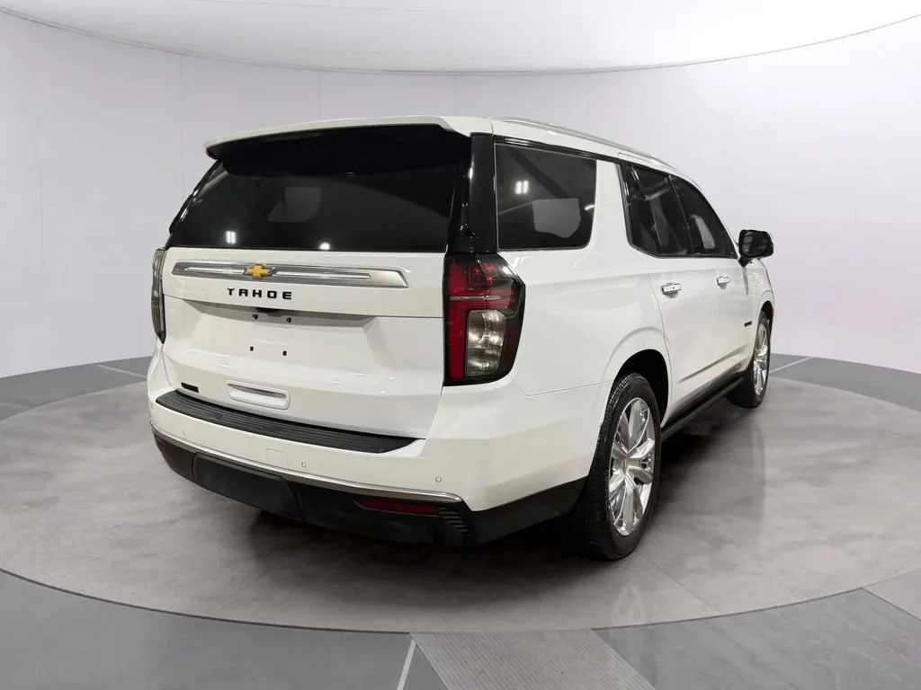 Used 2024 Summit White Chevrolet High Country image 3