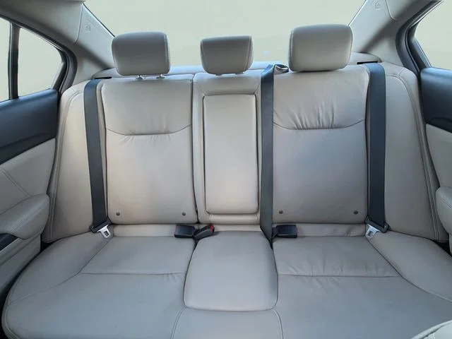 Used 2014 White Honda EX-L image 18