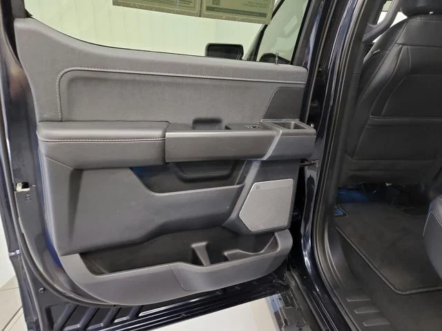 Used 2024  Ford Lariat image 36