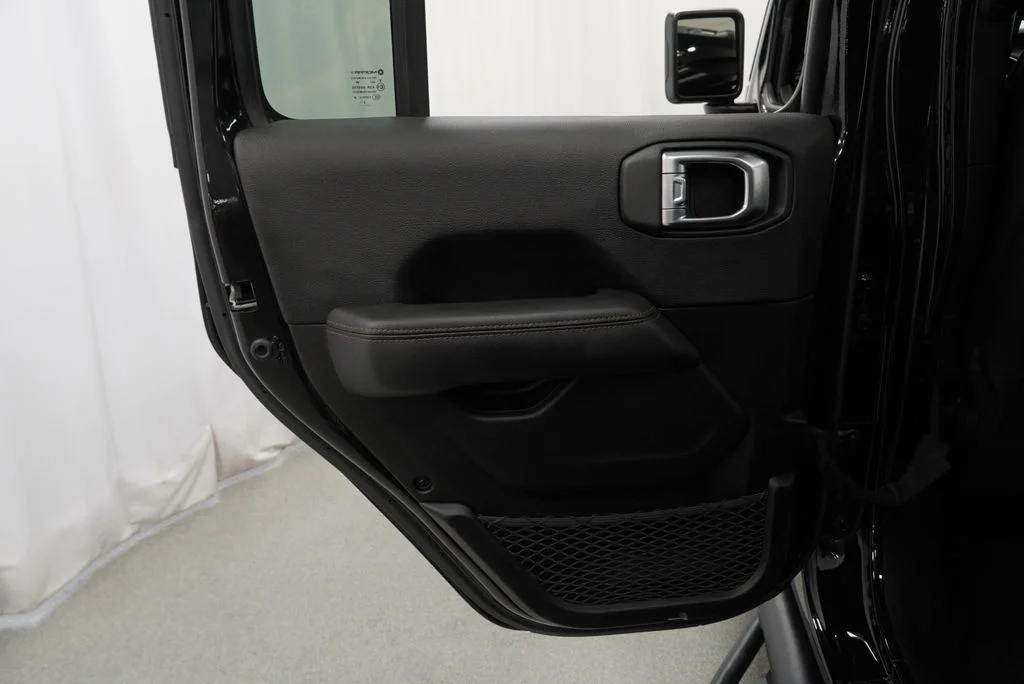 Used 2023 Black Jeep Rubicon 392 image 44