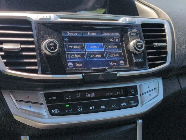 Used 2013  Honda EX-L image 21