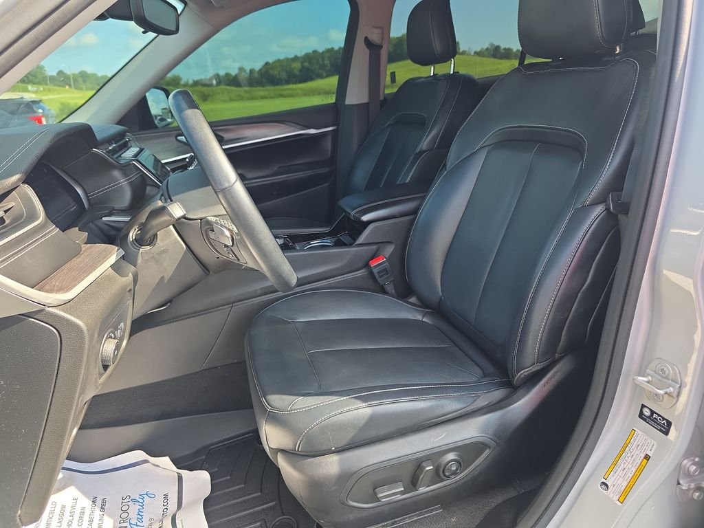 Used 2021 Silver Jeep Limited image 12