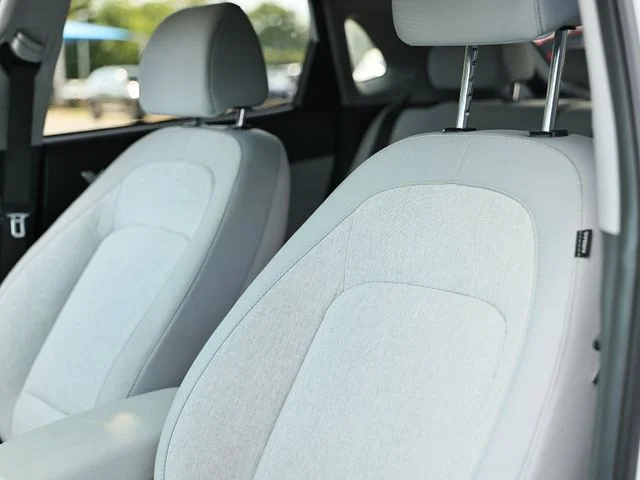 Used 2023 Lunar White Hyundai SEL image 22