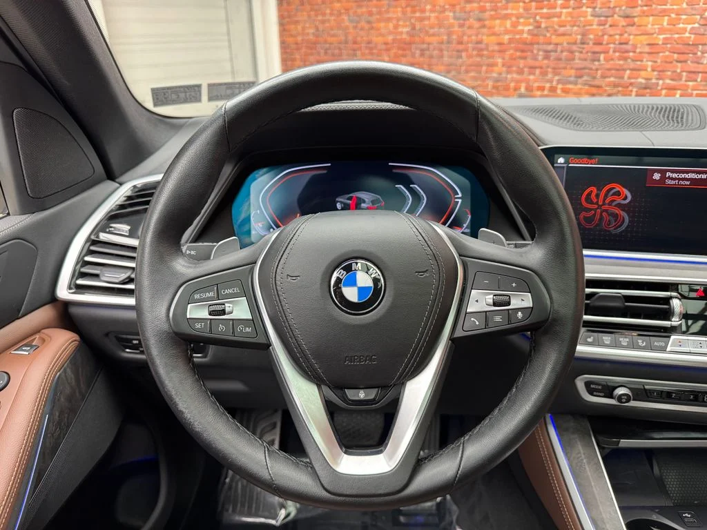 Used 2022 White BMW xDrive40i image 14