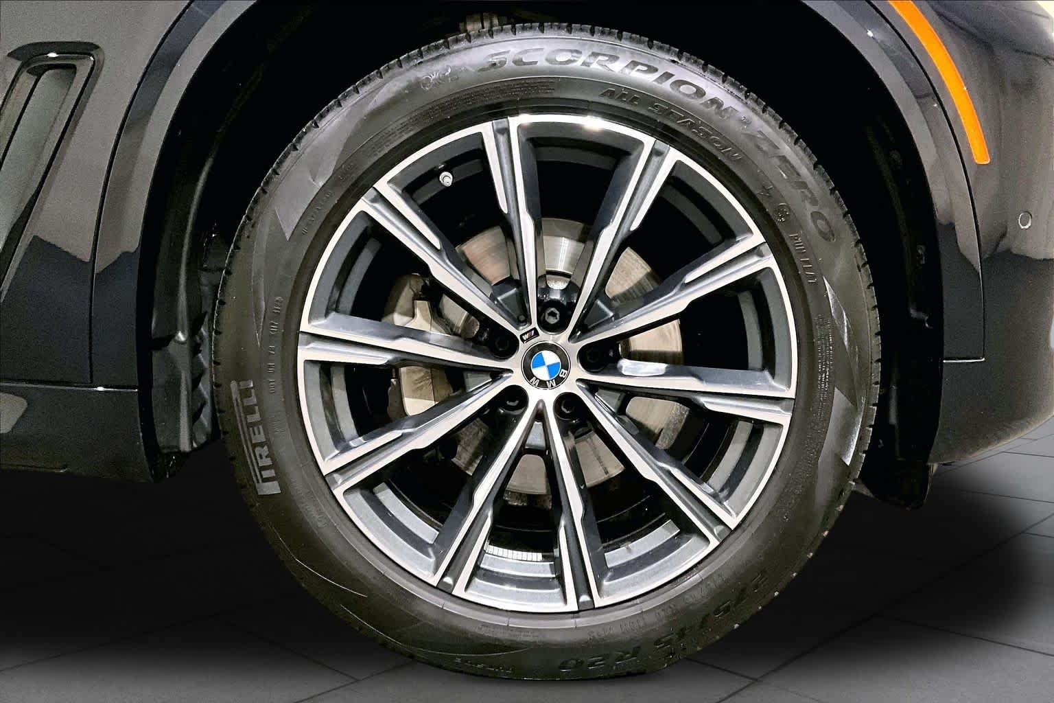 Used 2023 Carbon Black Metallic BMW xDrive40i image 10
