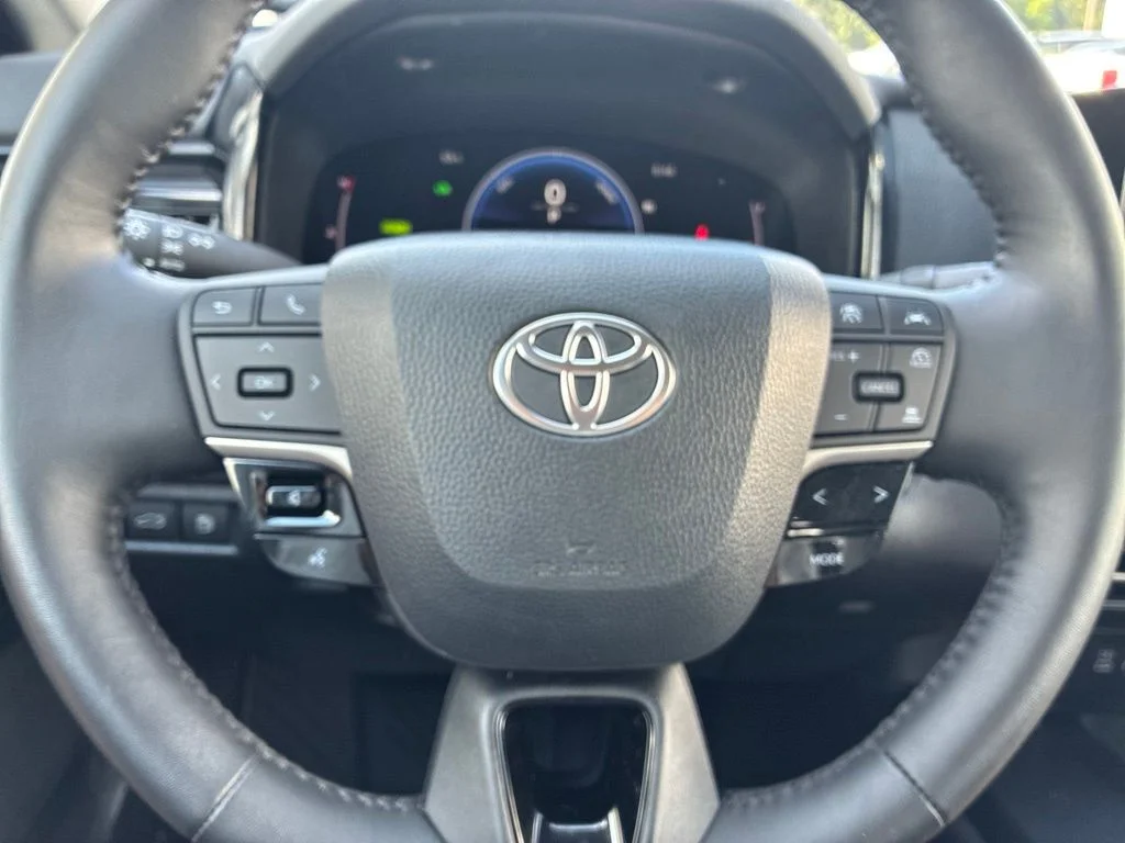 Used 2026  Toyota LE image 34