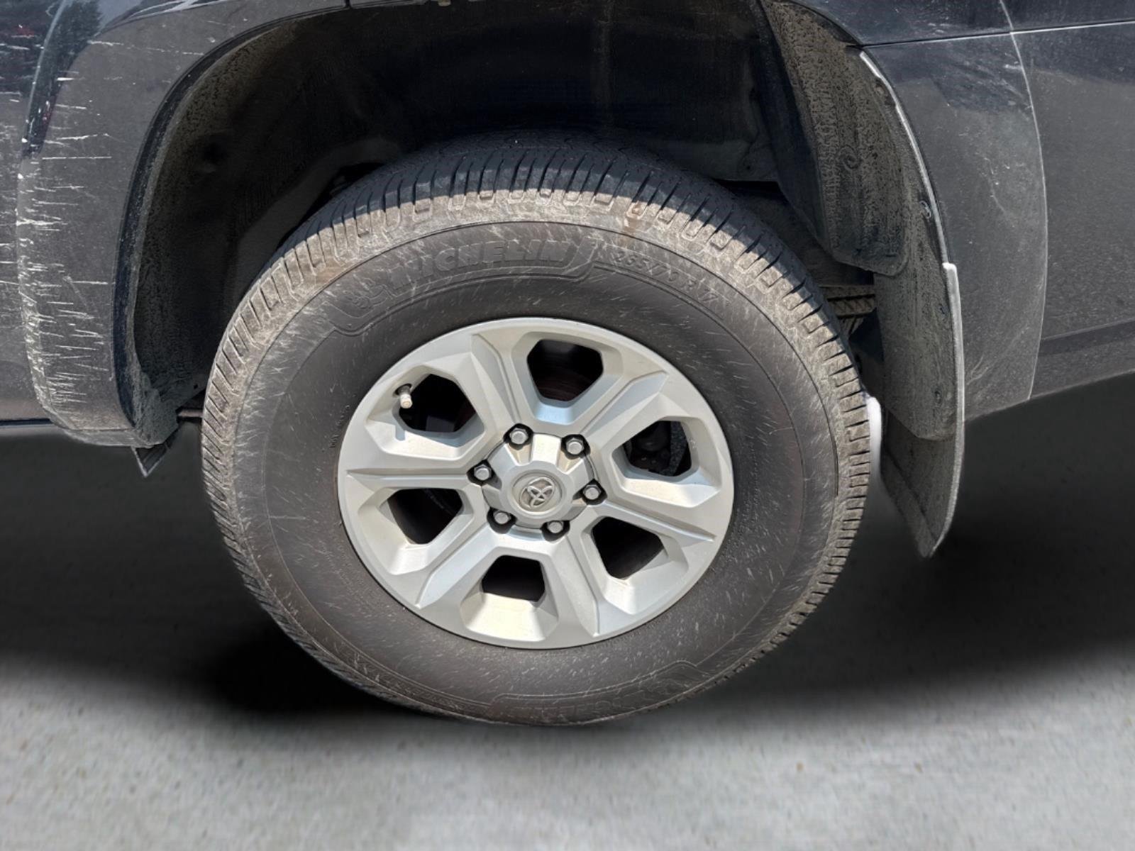 Used 2019 Midnight Black Metallic Toyota SR5 image 8