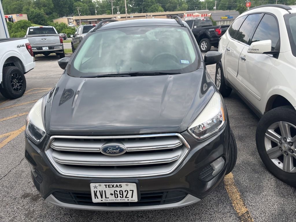 Used 2018 Ford Escape SE with VIN 1FMCU0GD8JUB54679 for sale in Raytown, MO