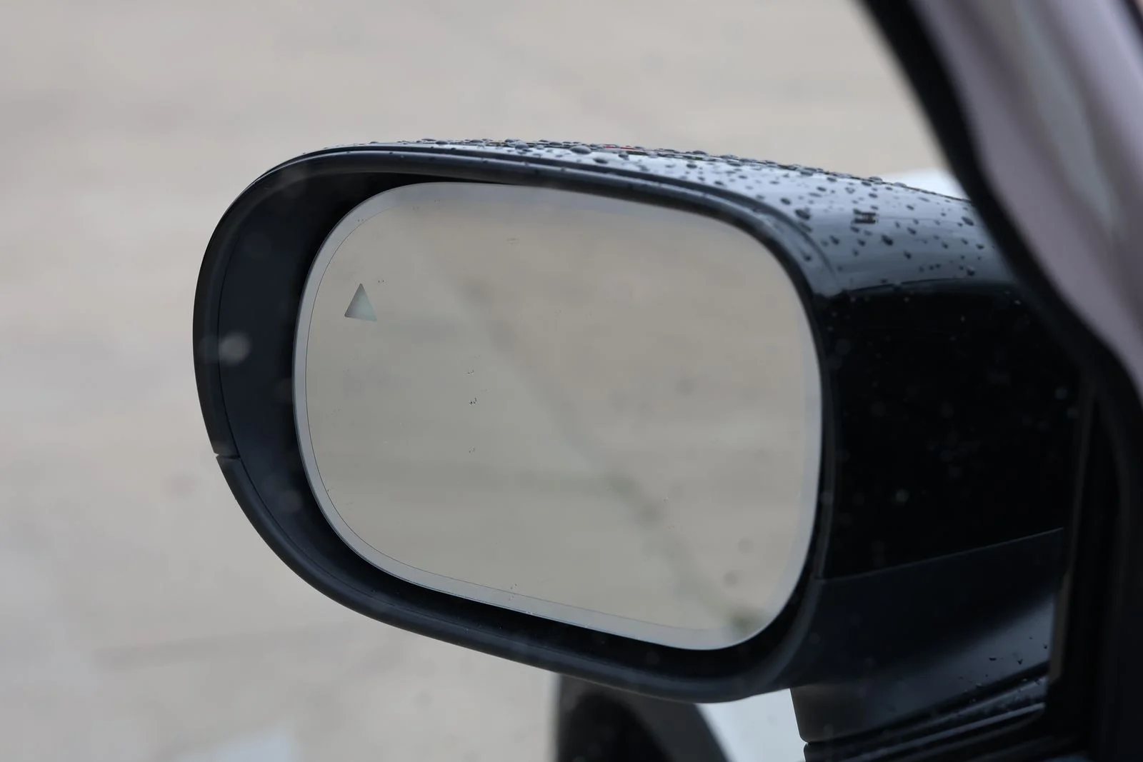Used 2025 White MINI Signature Plus image 9