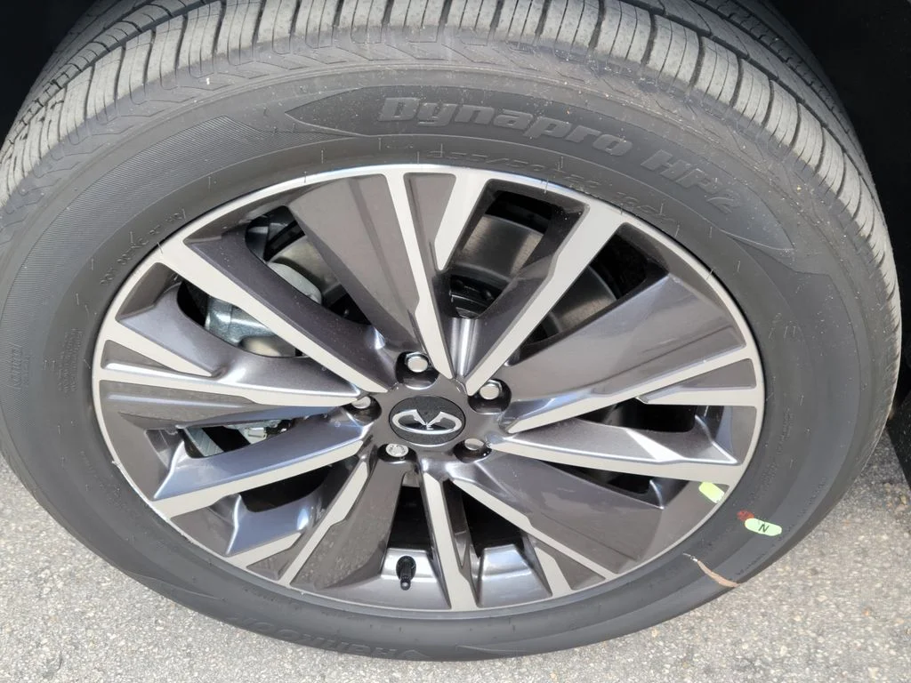 New 2027 HARBOR GRAY INFINITI Luxe FWD image 8