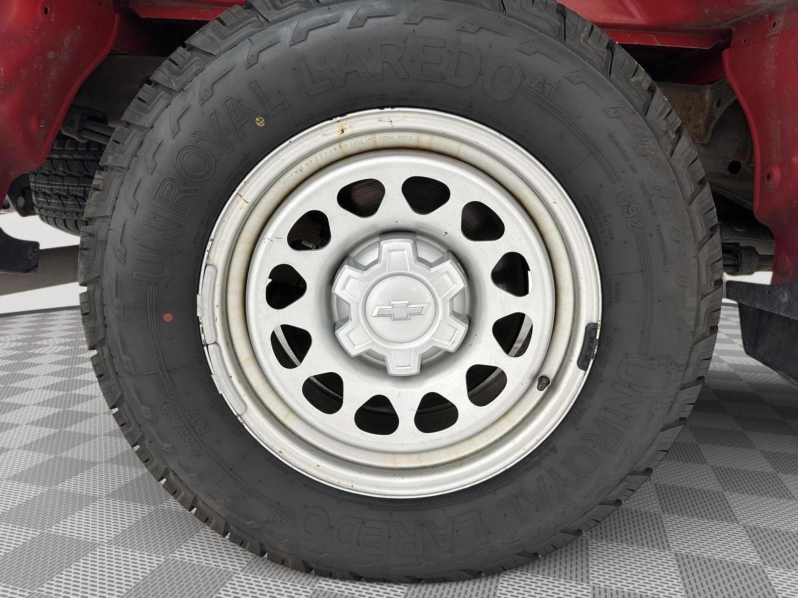 Used 2022 Red Hot Chevrolet Work Truck image 31