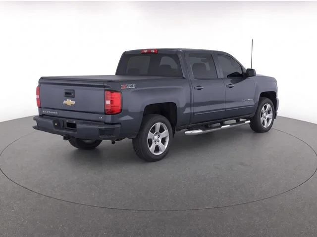 Used 2018 GRAPHITE METALLIC Chevrolet LT image 3