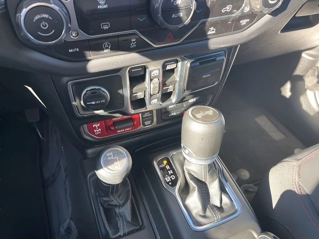 Used 2025 White Jeep Rubicon image 16