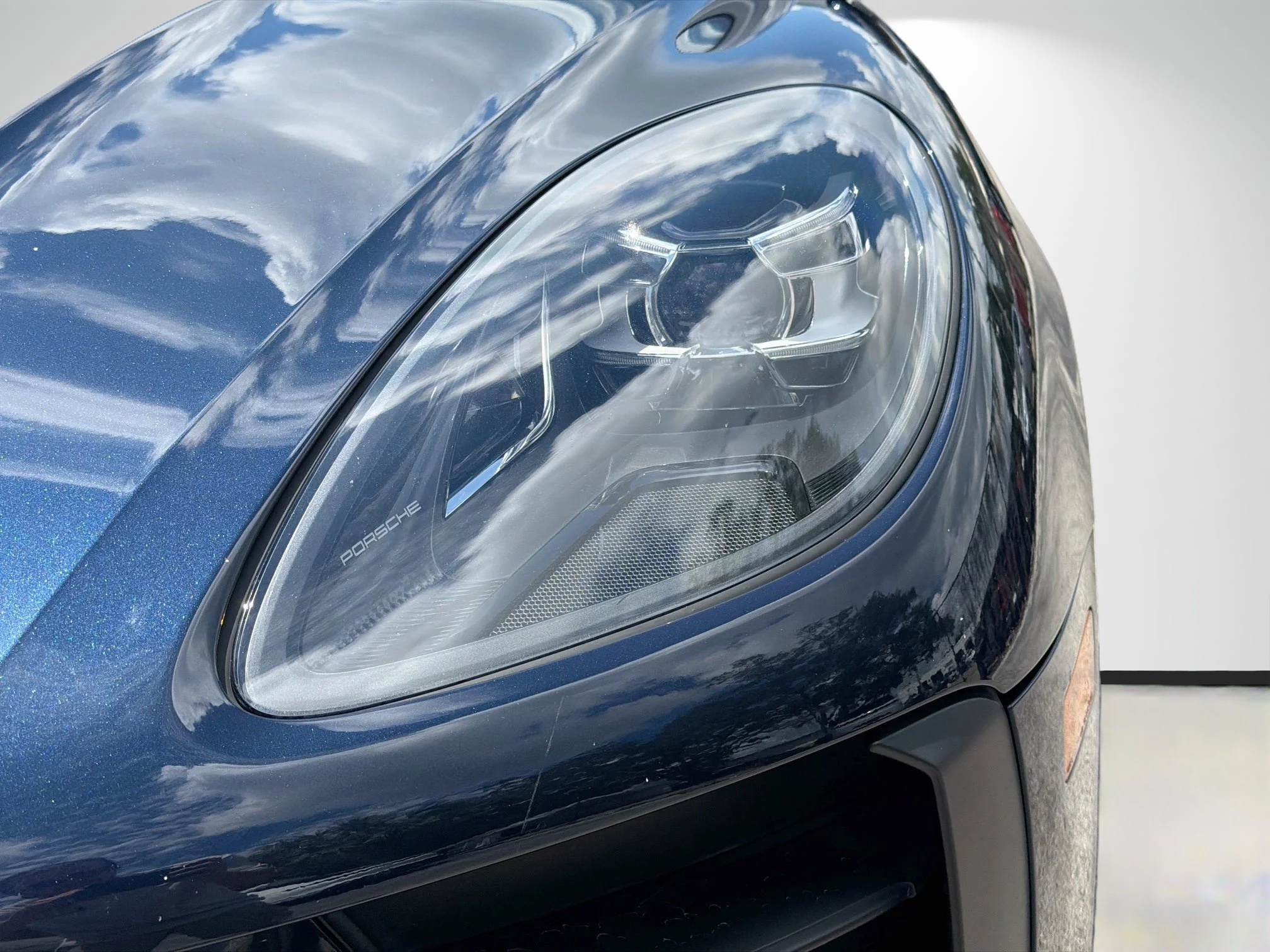 Used 2019 Blue Porsche Base image 9