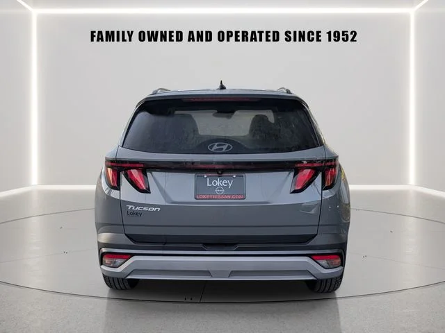 Used 2025 Gray Hyundai SEL image 6