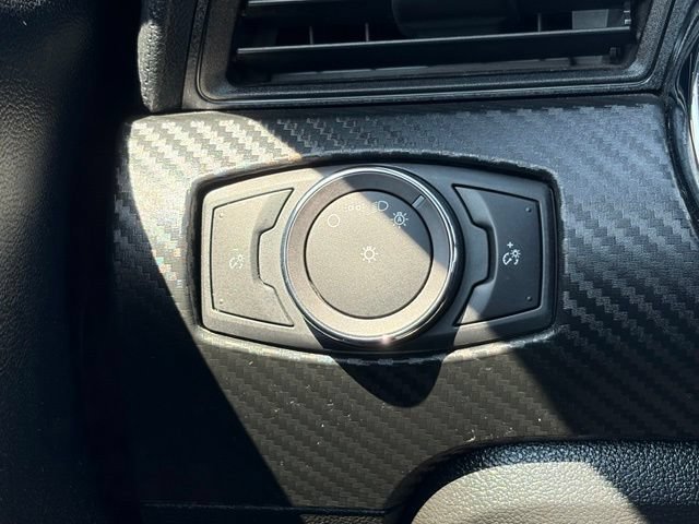 Used 2017 Red Ford V6 image 18