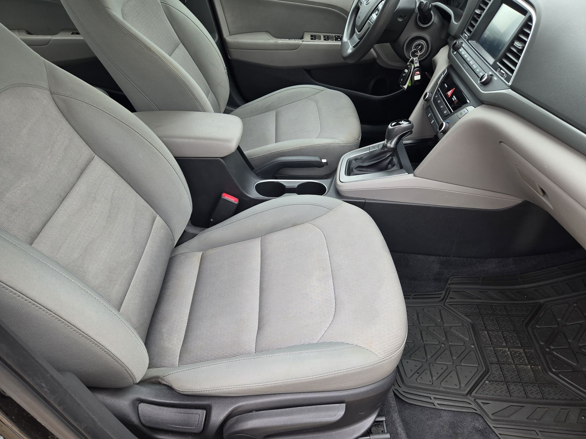 Used 2017 Black Noir Pearl Hyundai SE image 20