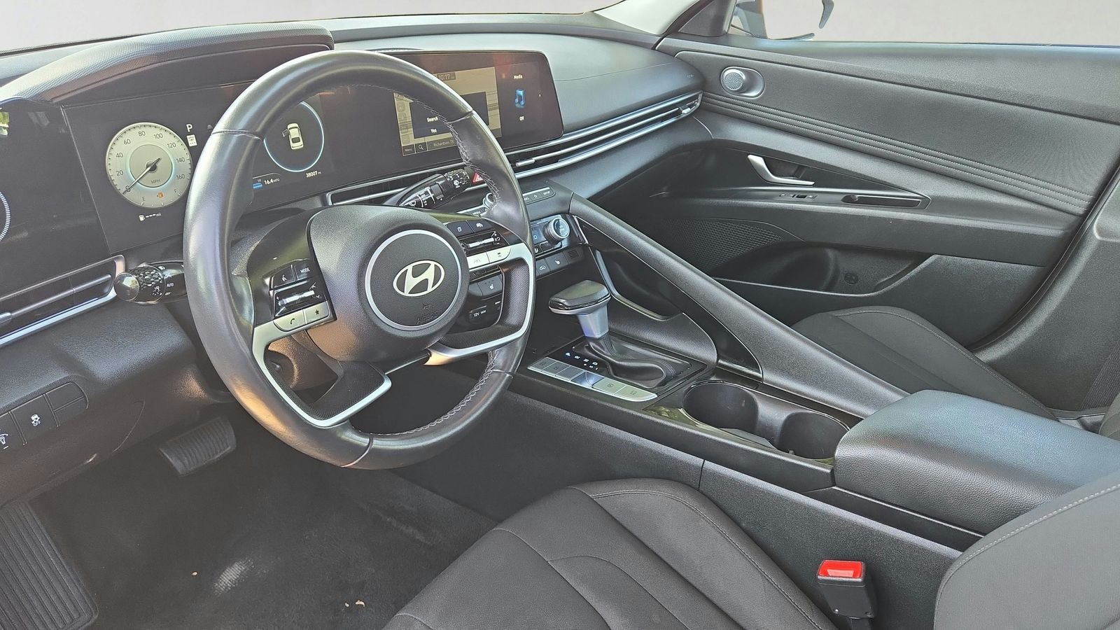 2025 Hyundai Elantra SEL - Photo 10