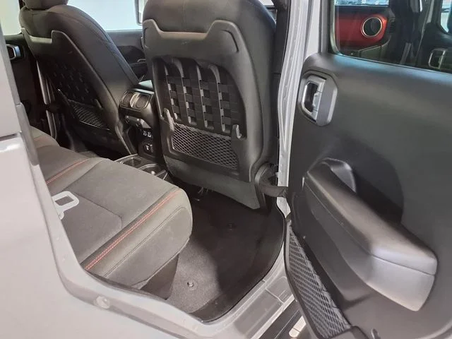Used 2020 Billet Silver Metallic Jeep Rubicon image 26