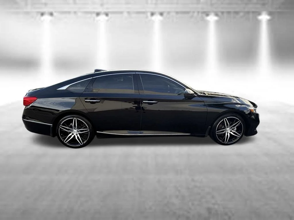 Certified Used 2021 Black Honda Touring 2.0T image 3