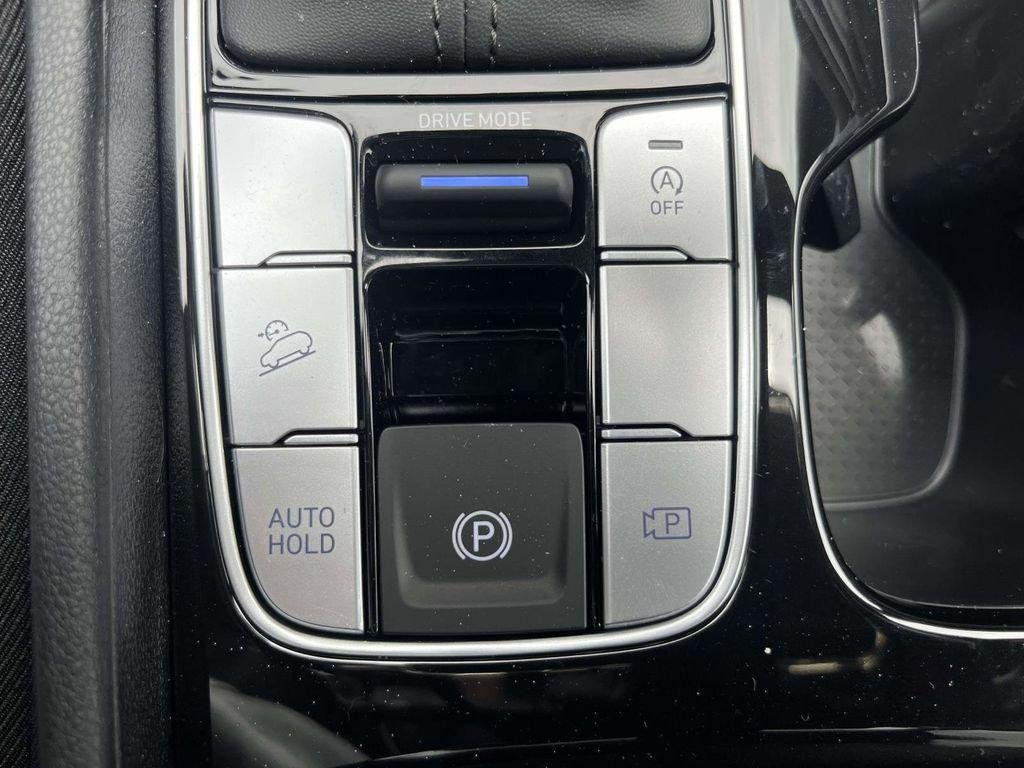 New 2026 White Hyundai SEL FWD image 50
