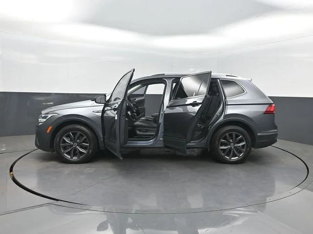 Used 2022 Gray Volkswagen 2.0T SE image 44