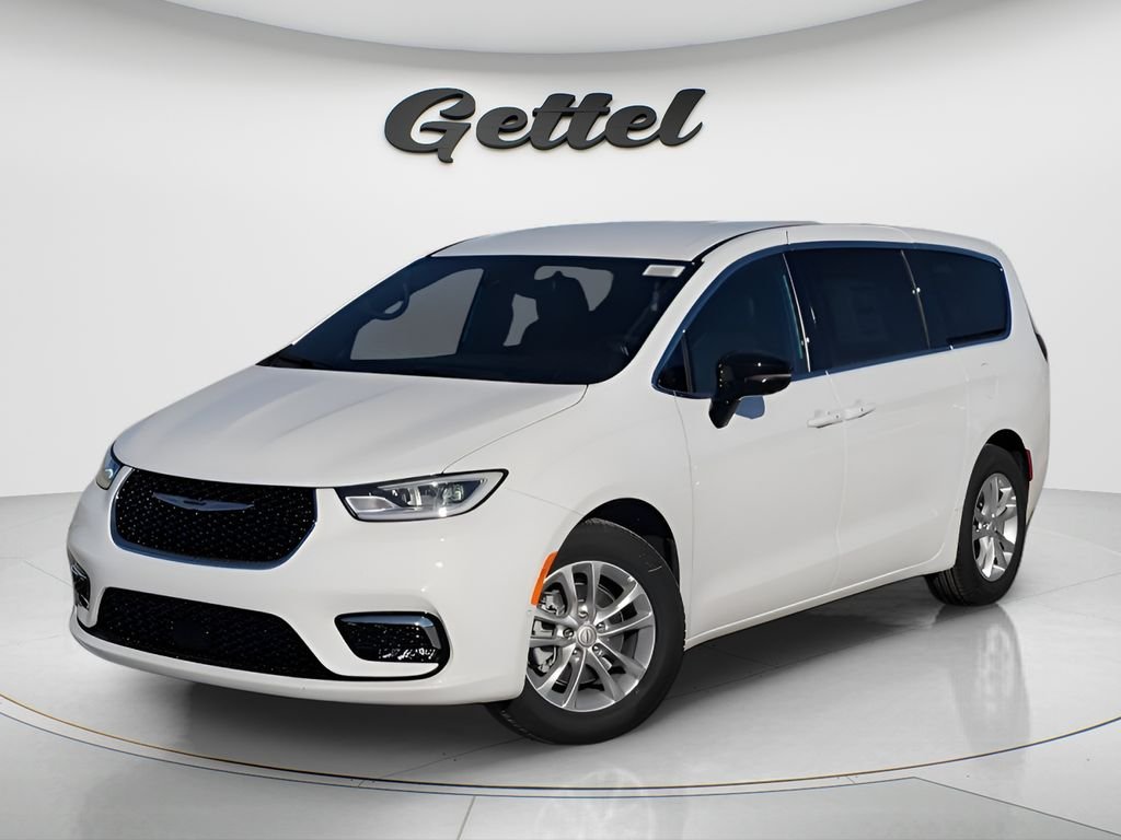 2026 Chrysler Pacifica Select's photo