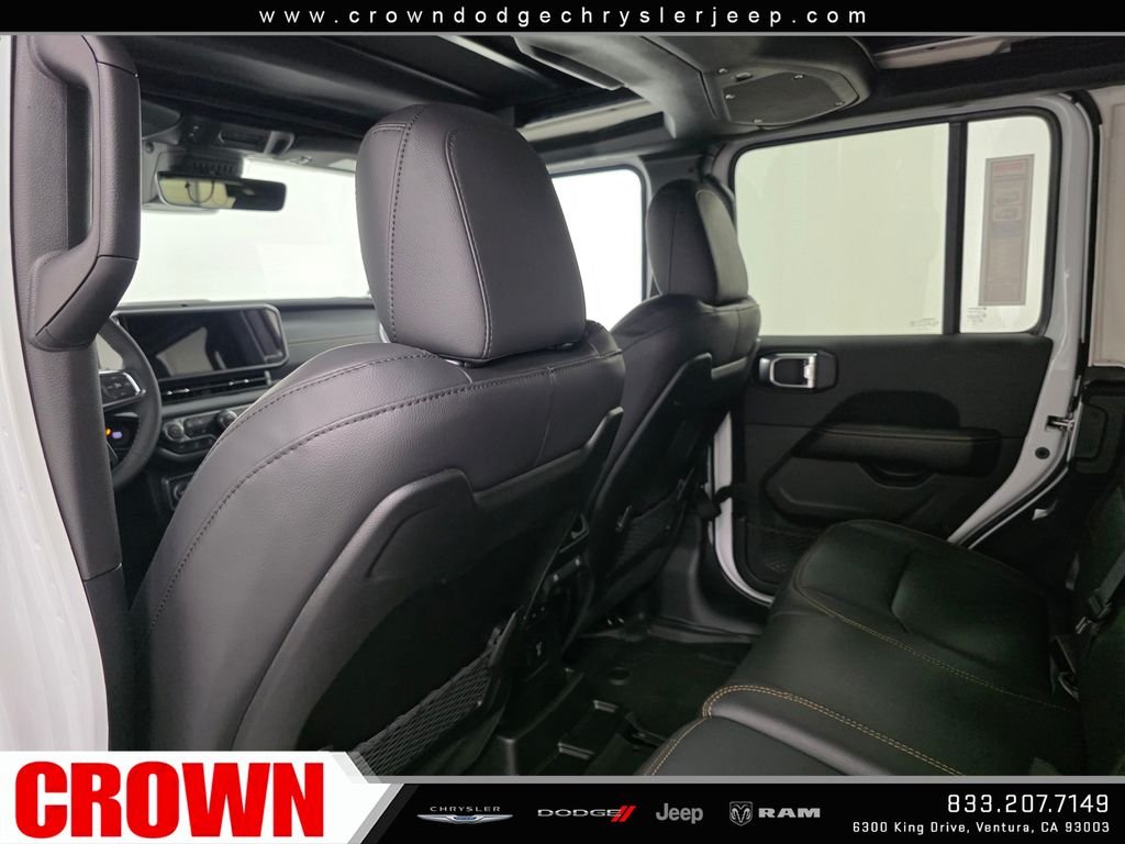 New 2026 Bright White Clear-Coat Exterior Paint Jeep Sahara image 12