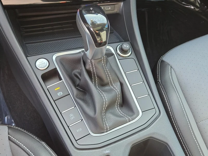 New 2026 Black Volkswagen 1.5T SE image 14
