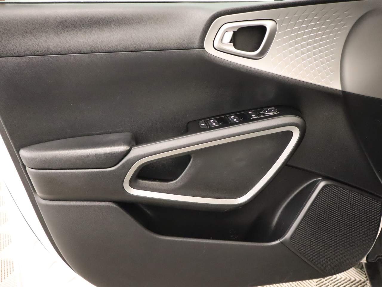 2021 Kia Soul LX - Photo 16