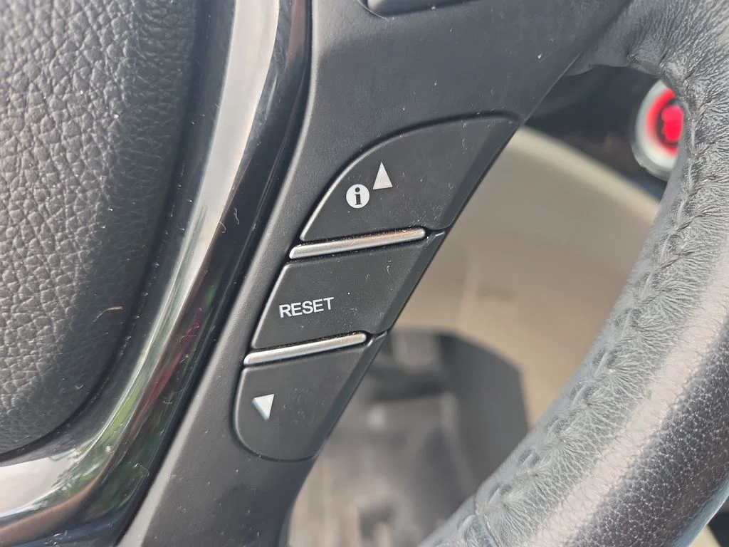 Used 2016 White Honda Touring image 37