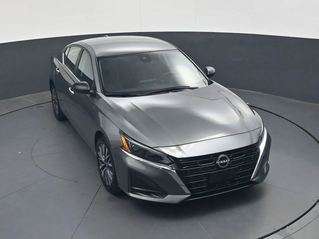 Used 2025 Gray Nissan 2.5 SV image 25