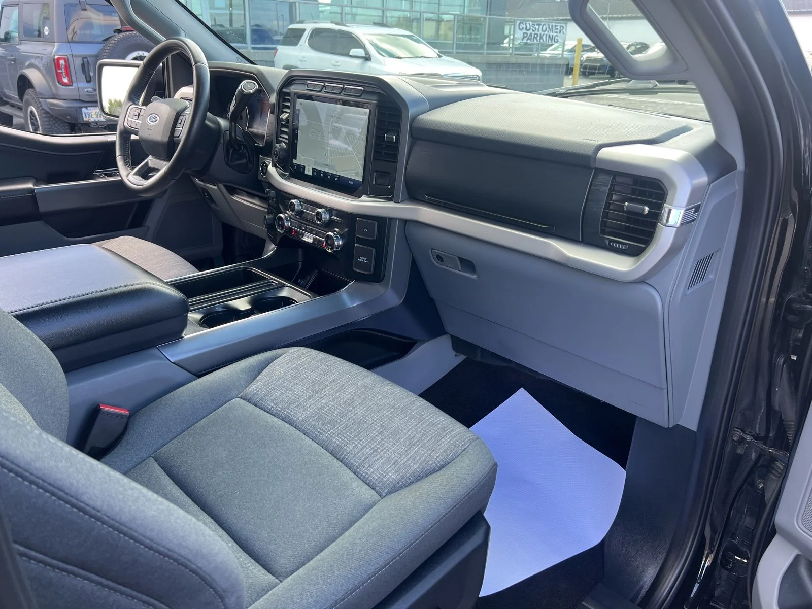 Used 2021 Agate Black Metallic Ford XLT image 47