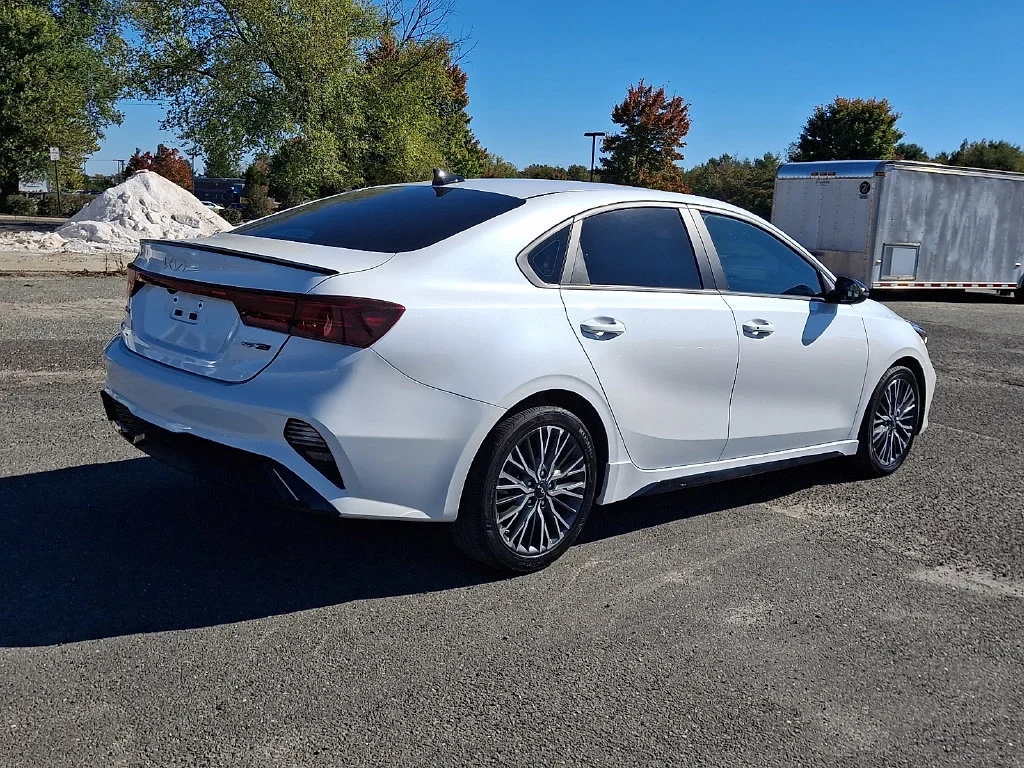 Used 2024 White Kia GT-Line image 12
