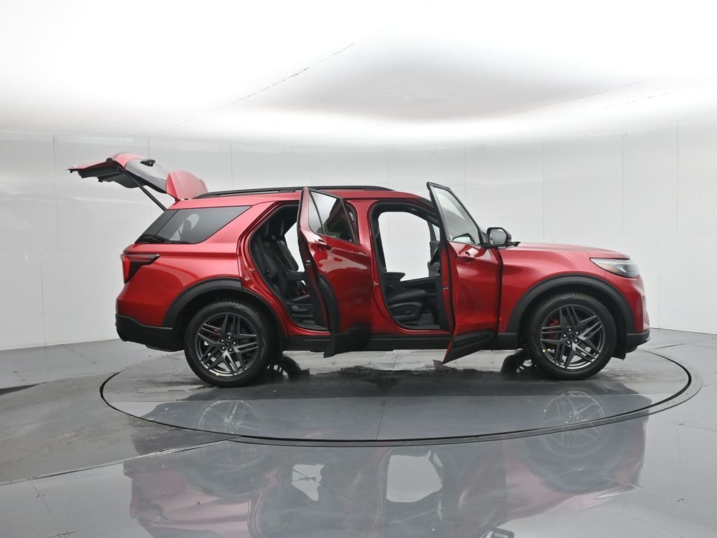 New 2026 Rapid Red Metallic Tinted Clearcoat Ford ST image 4