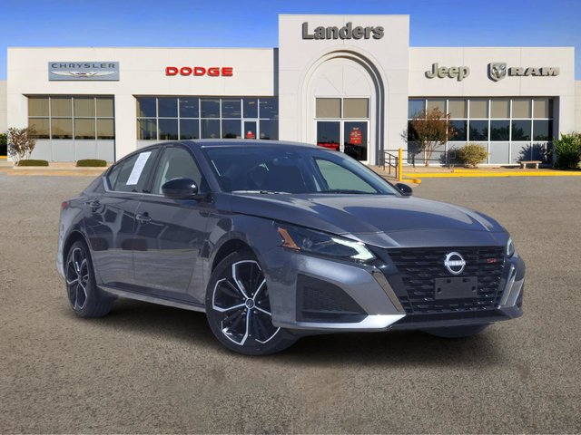 2025 Nissan Altima SR