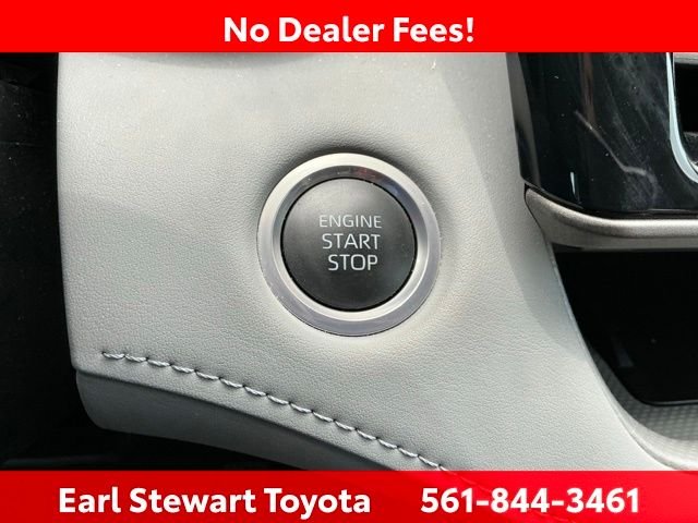 Used 2024  Toyota Limited image 40