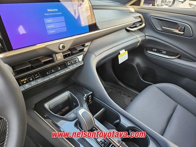 2025 Toyota Crown Signia Limited - Photo 10