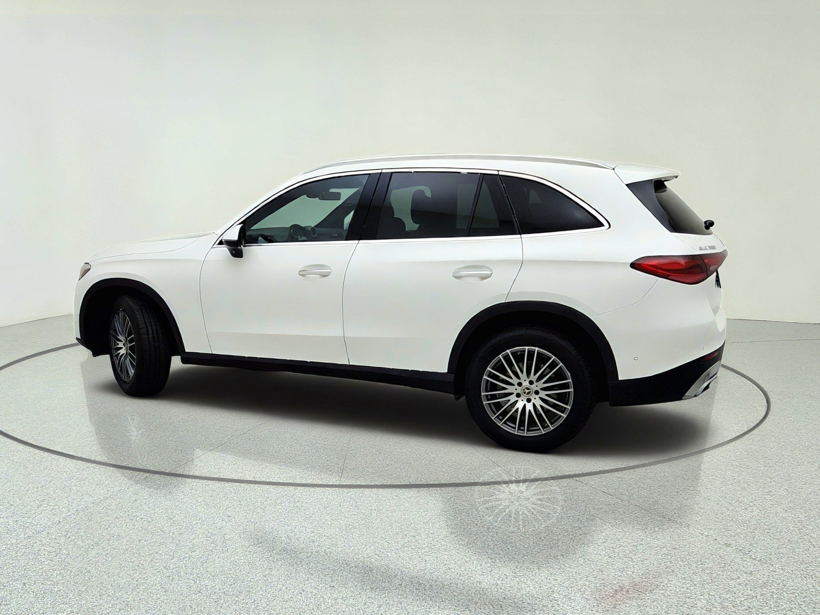 Certified Used 2025 Polar White Mercedes-Benz GLC 300 image 13