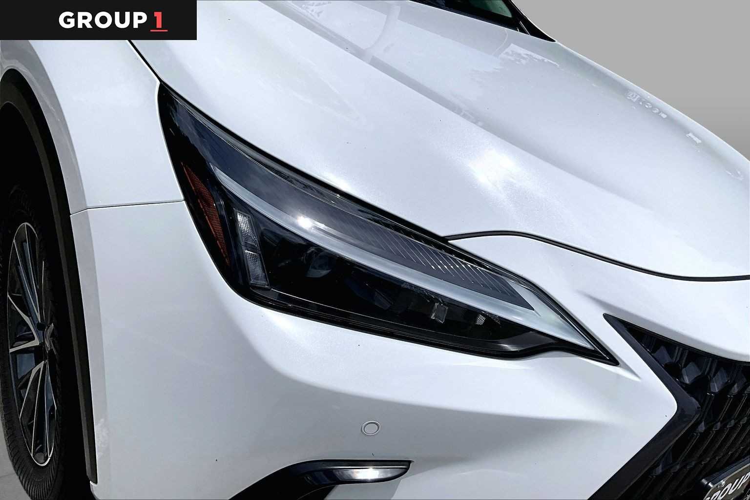 Used 2026 Ultra White Lexus  image 25