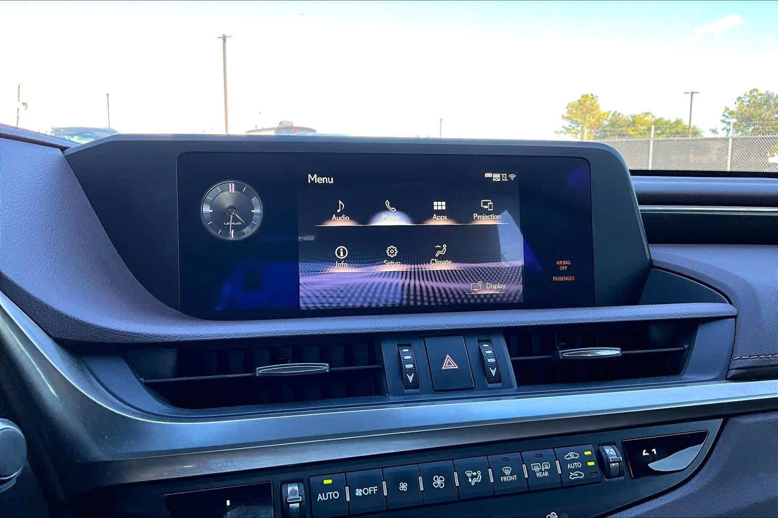 Used 2020 Eminent White Pearl Lexus  image 32